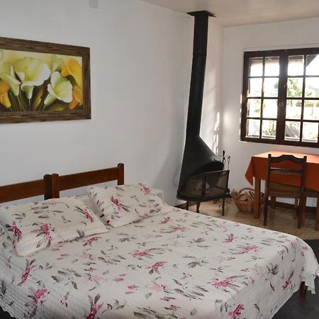 Hotel Pousada Dos Pinheiros Канела Екстериор снимка