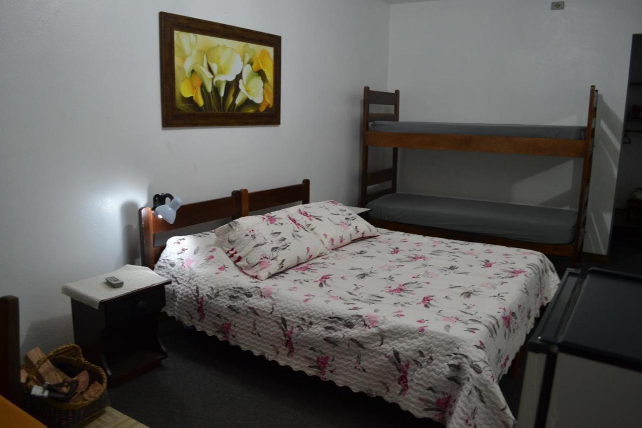 Hotel Pousada Dos Pinheiros Канела Екстериор снимка