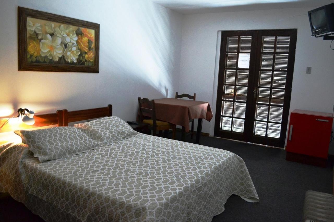 Hotel Pousada Dos Pinheiros Канела Екстериор снимка