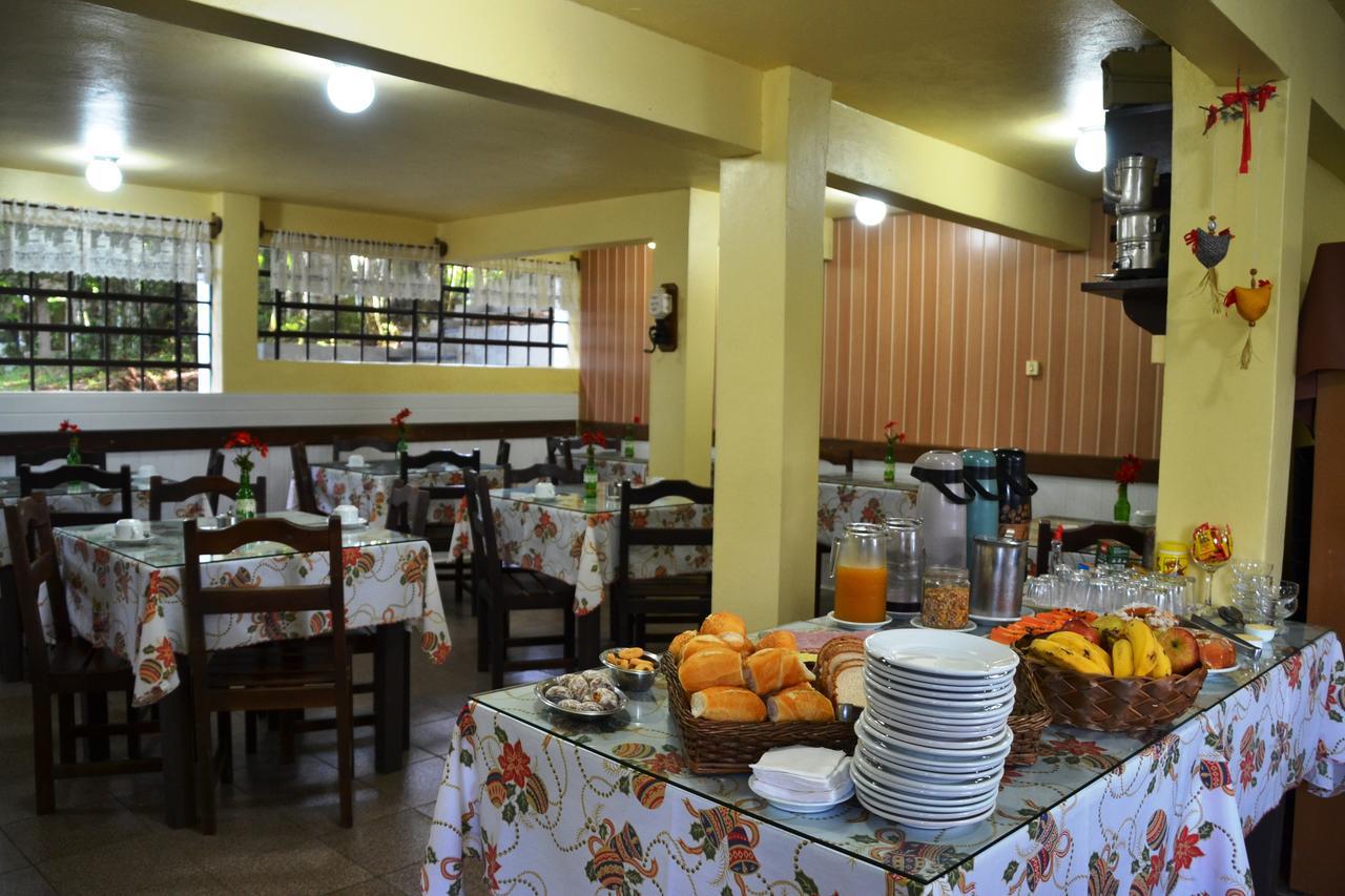 Hotel Pousada Dos Pinheiros Канела Екстериор снимка