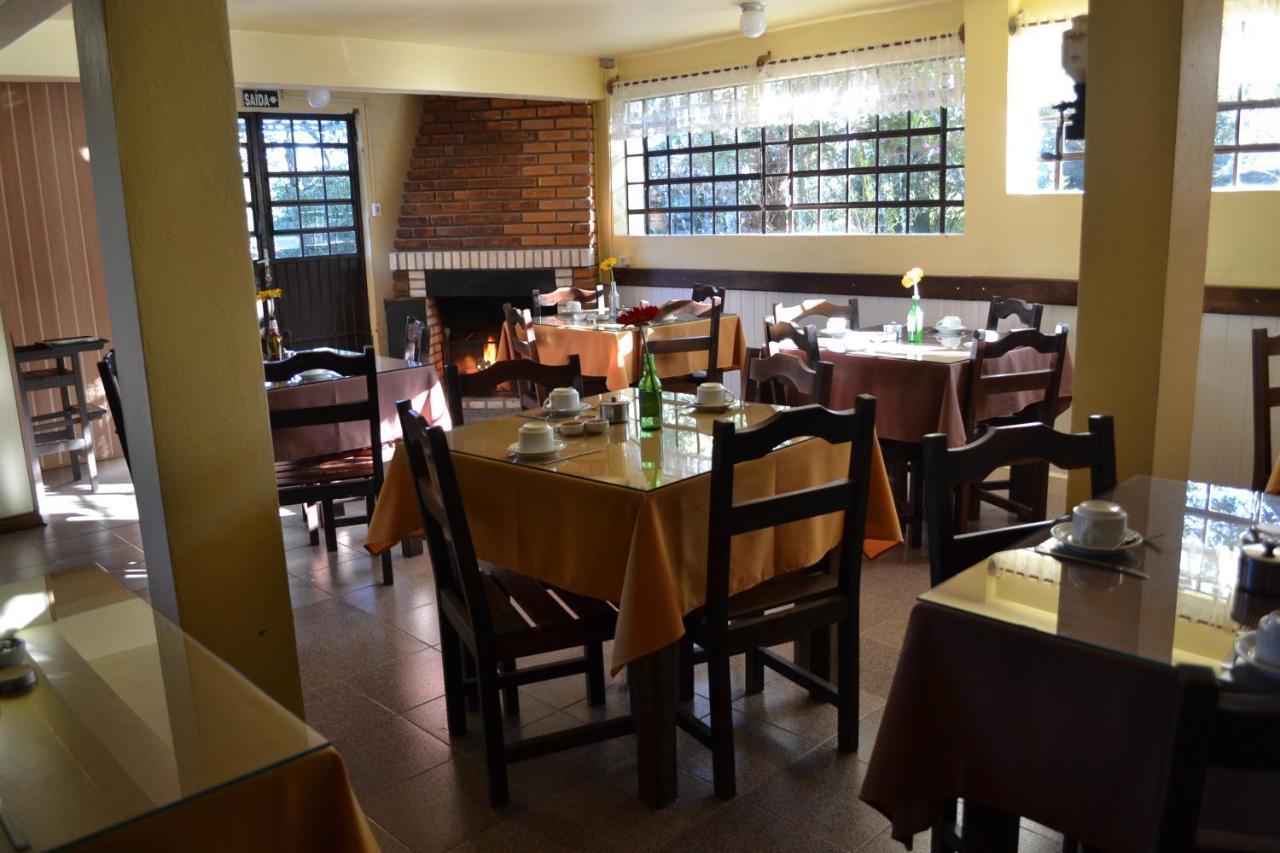 Hotel Pousada Dos Pinheiros Канела Екстериор снимка